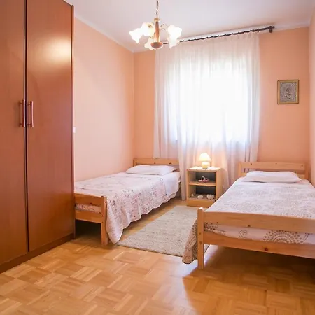 Apartment Lorena Radosi With Balcony *